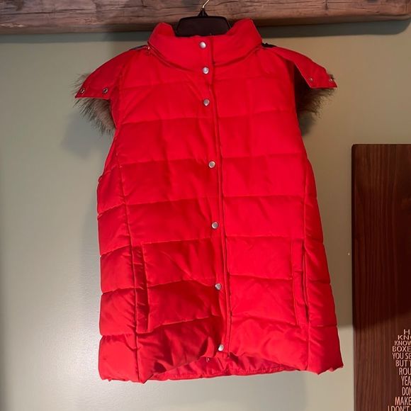 gap red vest